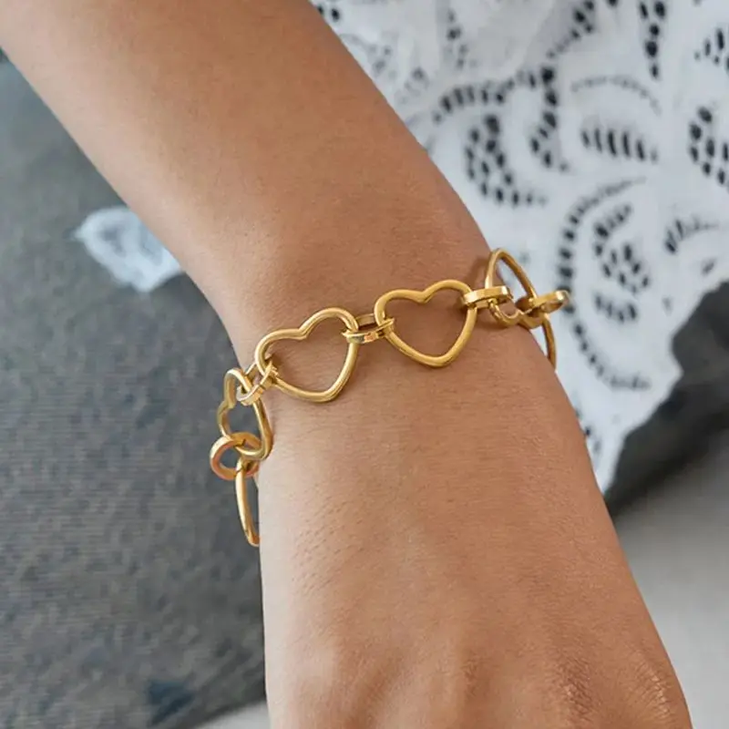 YHTOT Classic Fashion 18K Gold Color Plated Hollow Heart Shape Chain OT Buckle Bracelet Waterproof Stainless Steel Jewelry Gift
YHTOT Classic Fashion 18K Gold Color Plated Hollow Heart Shape Chain OT Buckle Bracelet Waterproof Stainless Steel Jewelry Gift