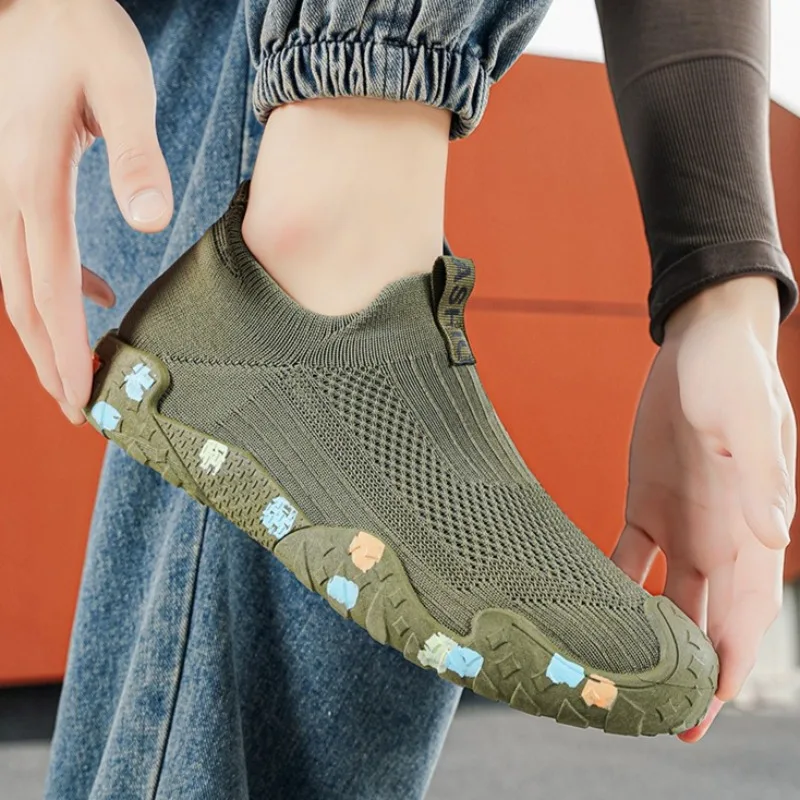 NEW Fashion Breathable Knit Sock Shoes Lightweight Non-slip Walking Shoes for Man Running Sneakers Slip-On Casual Men's Sneakers
NEW Fashion Breathable Knit Sock Shoes Lightweight Non-slip Walking Shoes for Man Running Sneakers Slip-On Casual Men's Sneakers