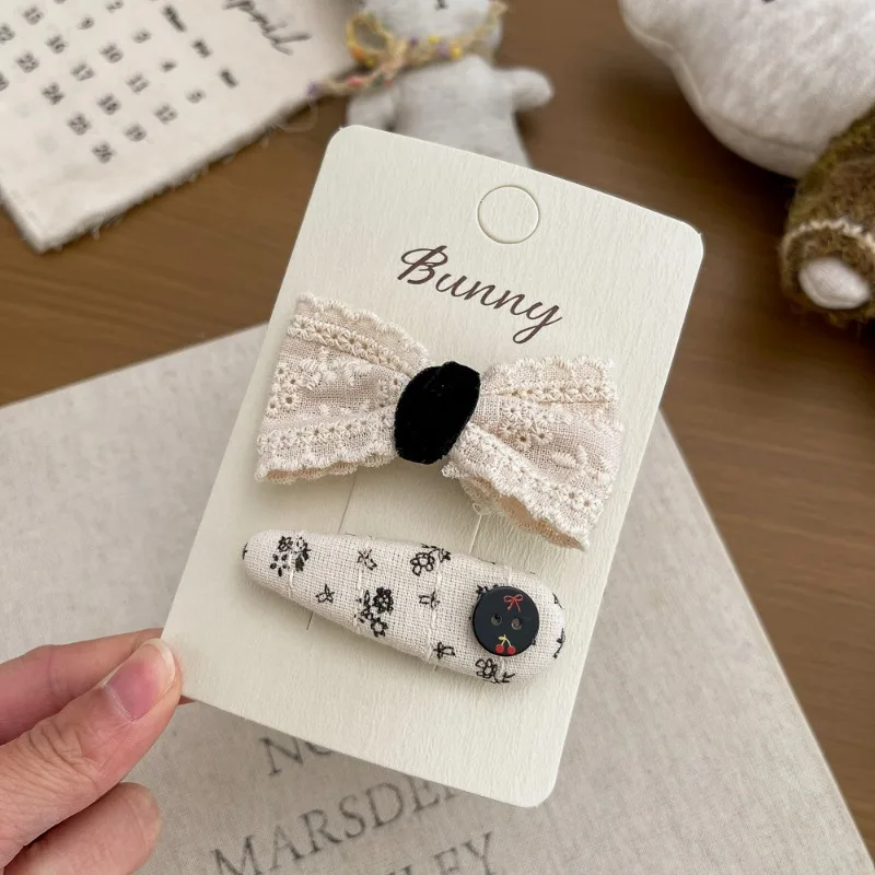 Fashion Black White Fabric Floral Oval Hair Clips for Girls Edgy Sweet Design Side Forehead Barrettes Stretchy No Damage Daily
Fashion Black White Fabric Floral Oval Hair Clips for Girls Edgy Sweet Design Side Forehead Barrettes Stretchy No Damage Daily