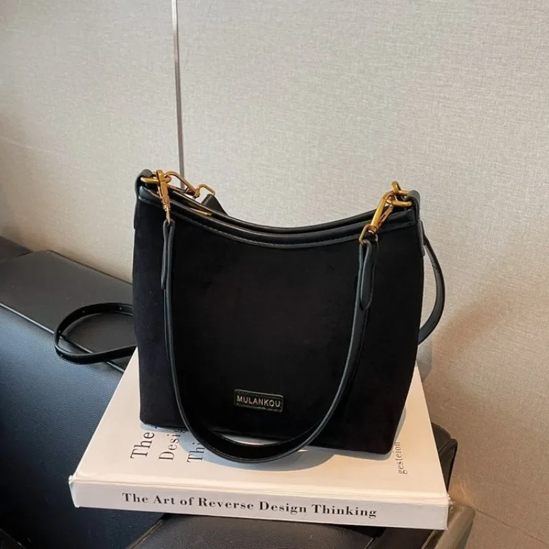 Parisian Trendy Large Capacity Diaper Bags For Ladies Elegant Designer Shoulder Bag Simple Casual Tote Bag Fashionable Messenger
Parisian Trendy Large Capacity Diaper Bags For Ladies Elegant Designer Shoulder Bag Simple Casual Tote Bag Fashionable Messenger