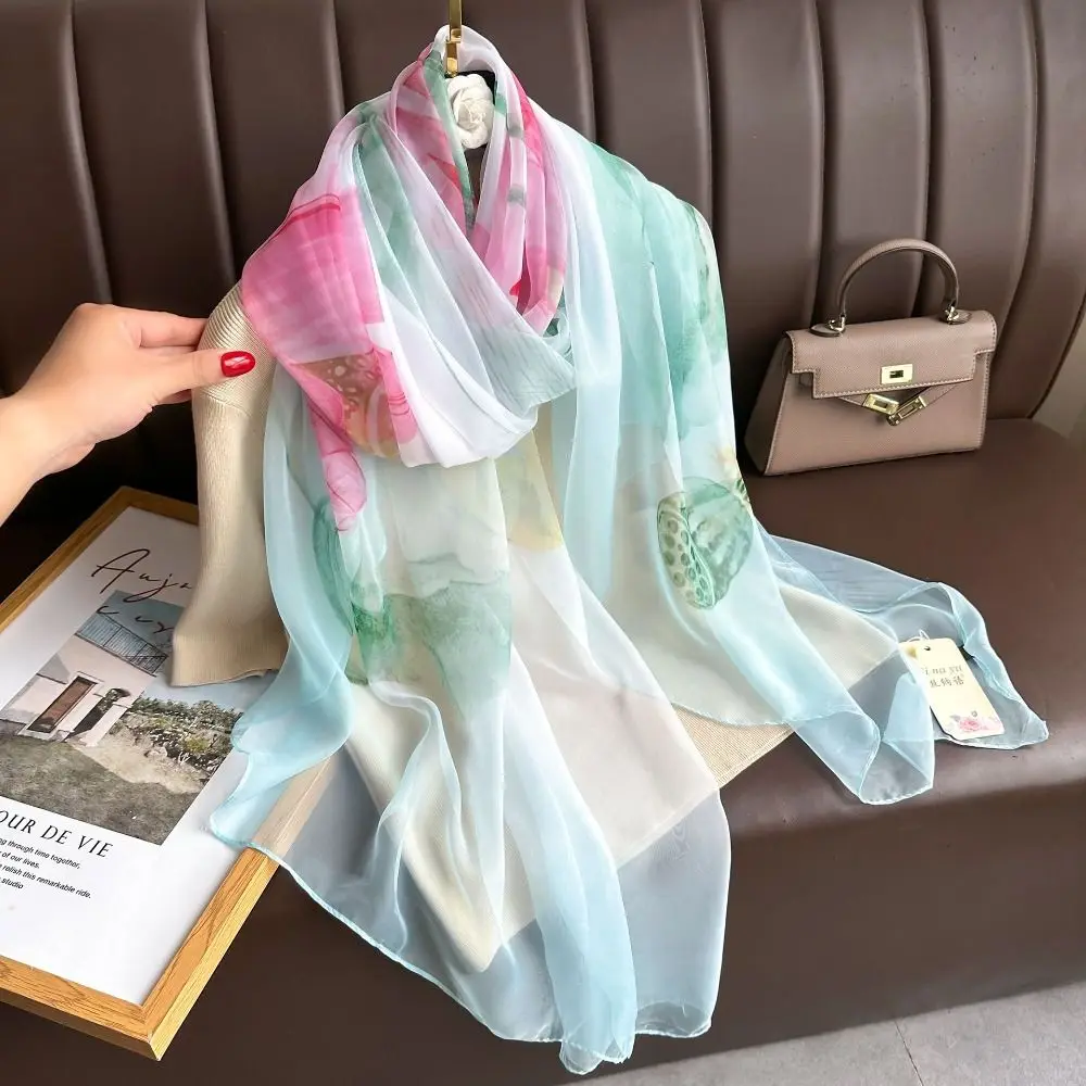 Headkerchief Korean Luxury Silk Scarf Elegant Printing Women Hijab Shawls Lace Luxury Wraps Beach
Headkerchief Korean Luxury Silk Scarf Elegant Printing Women Hijab Shawls Lace Luxury Wraps Beach