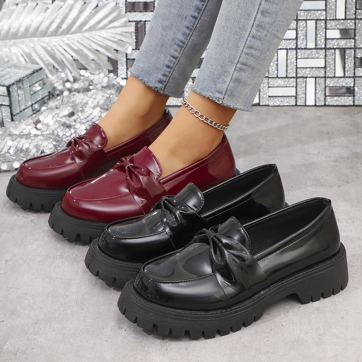 High Quality Women Anti slip thick bottom square Heel stitching line round Toe PU upper shoes Fashion Casual Comfortable loafers
High Quality Women Anti slip thick bottom square Heel stitching line round Toe PU upper shoes Fashion Casual Comfortable loafers
