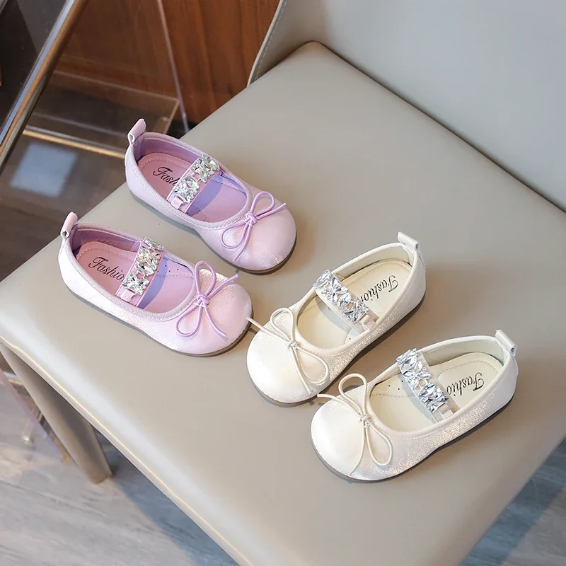 New Girl Princess Shoes Spring Autumn Luxury Rhinestone Kids Leather Shoes Fashion Ballet Versatile Children Causal Flat Shoes
New Girl Princess Shoes Spring Autumn Luxury Rhinestone Kids Leather Shoes Fashion Ballet Versatile Children Causal Flat Shoes