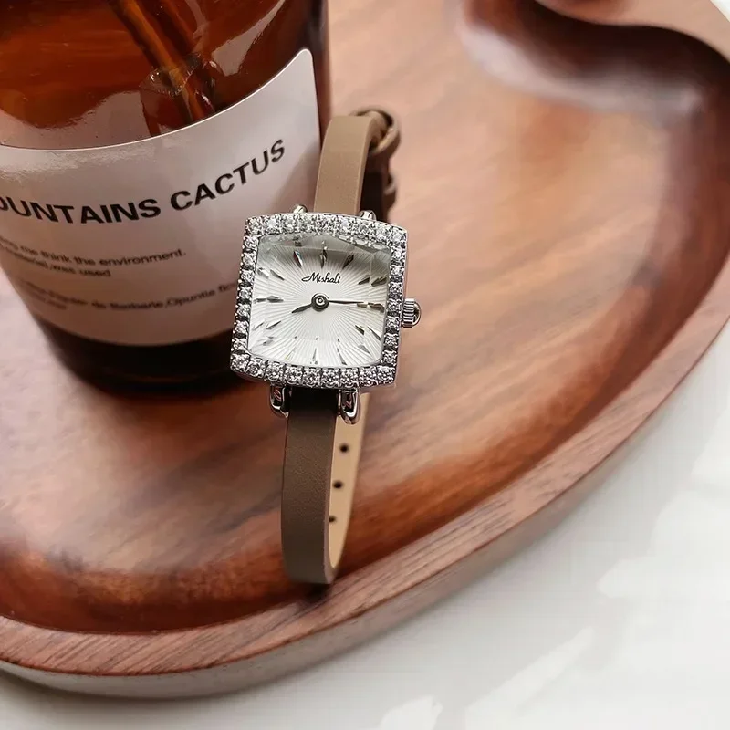 2024 New Women's Watch Square Quartz Genuine Leather Set Diamond Style Ladies Watch Party Handicraft Clock
2024 New Women's Watch Square Quartz Genuine Leather Set Diamond Style Ladies Watch Party Handicraft Clock