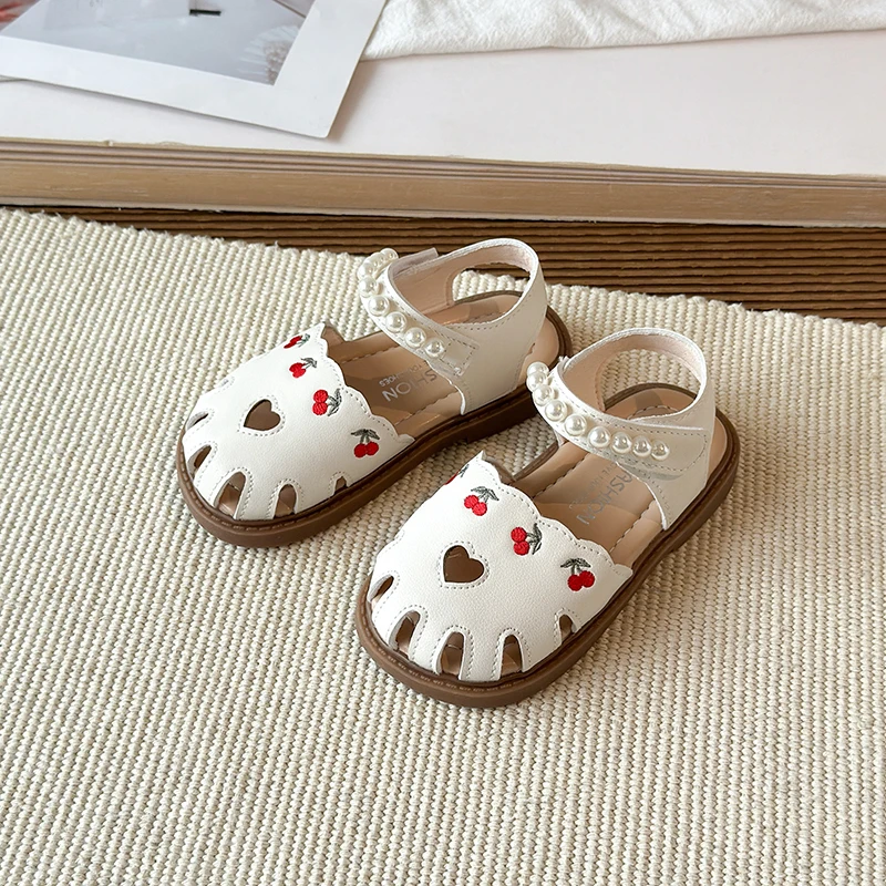 Sandals Girls PU Leather Spring Fashion Printed Flat Bottom Breathable Soft Bottom Beige Size 22-31
Sandals Girls PU Leather Spring Fashion Printed Flat Bottom Breathable Soft Bottom Beige Size 22-31