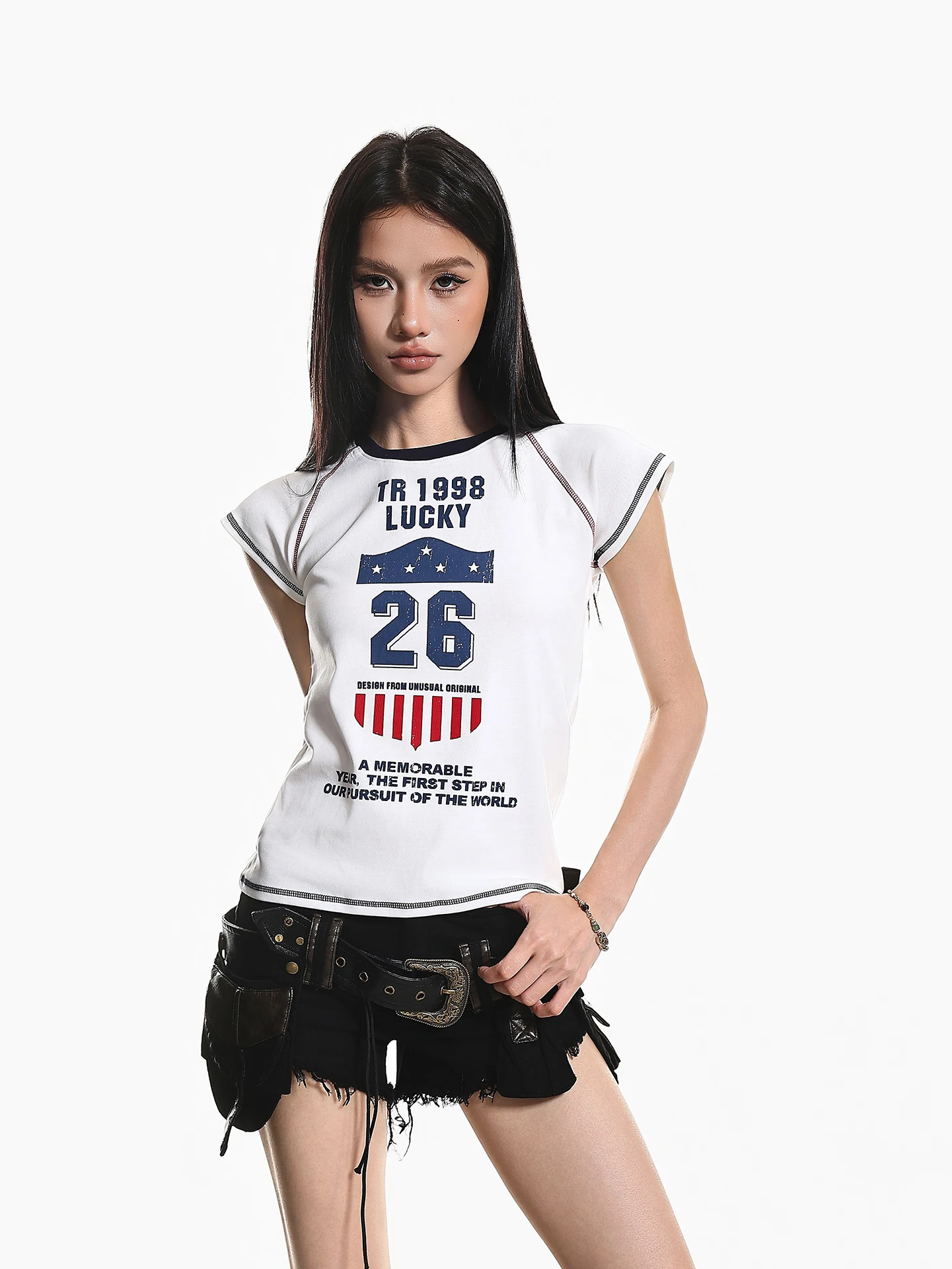 Женская летняя футболка Slim Fit с круглым вырезом и коротким рукавом, в полоску, в американском ретро-стиле, для уличной моды
Женская летняя футболка Slim Fit с круглым вырезом и коротким рукавом, в полоску, в американском ретро-стиле, для уличной моды