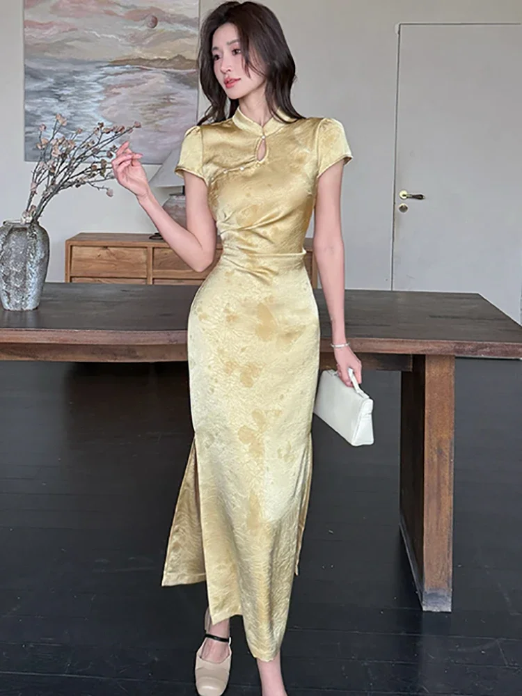 Women Shorts Sleeve Bodycon Holiday Dress Summer Korean Vintage Festival Dresses 2025 New Jacquard Satin Elegant Cheongsam Dress
Women Shorts Sleeve Bodycon Holiday Dress Summer Korean Vintage Festival Dresses 2025 New Jacquard Satin Elegant Cheongsam Dress