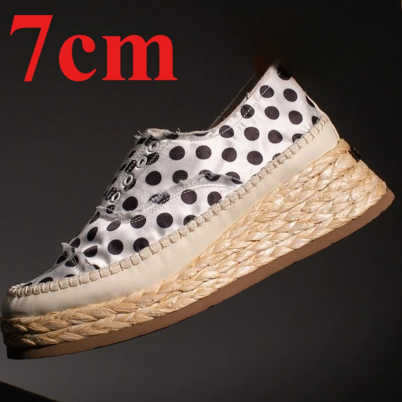 Повседневная обувь из шелковой ткани в корейском стиле для женщин, обувь на платформе 7 см, плетение из пеньковой веревки, увеличивающая рост на толстой подошве
Повседневная обувь из шелковой ткани в корейском стиле для женщин, обувь на платформе 7 см, плетение из пеньковой веревки, увеличивающая рост на толстой подошве