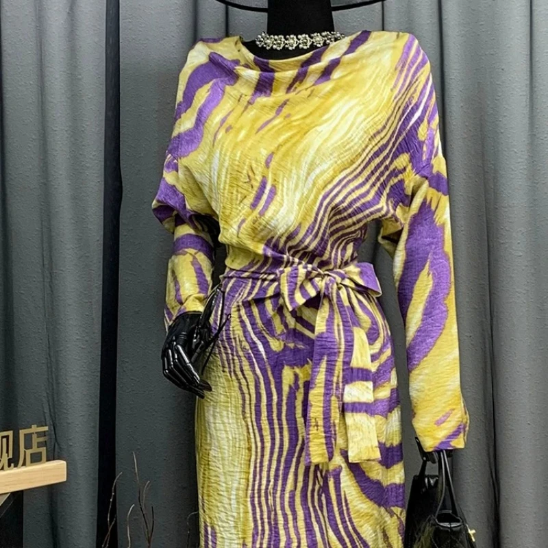 Purple Yellow Printing Slimming Women's Dress 2026 New Product Fashion Temperament Stack Collar Design Loose Long Dresses Ladies
Purple Yellow Printing Slimming Women's Dress 2026 New Product Fashion Temperament Stack Collar Design Loose Long Dresses Ladies