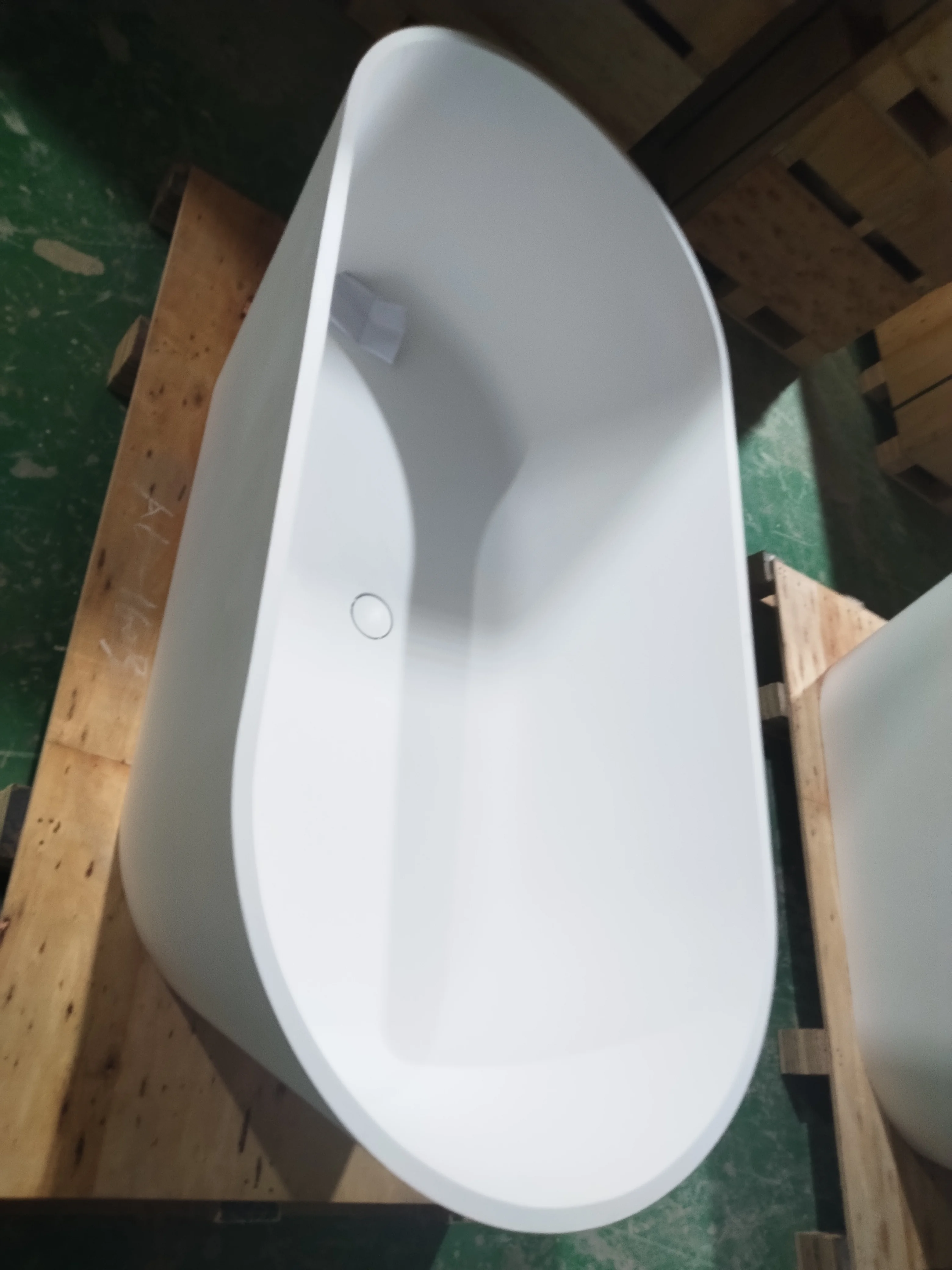 European Style Matte White Simple Bathtub 1800 MM Artificial Stone Tub
European Style Matte White Simple Bathtub 1800 MM Artificial Stone Tub