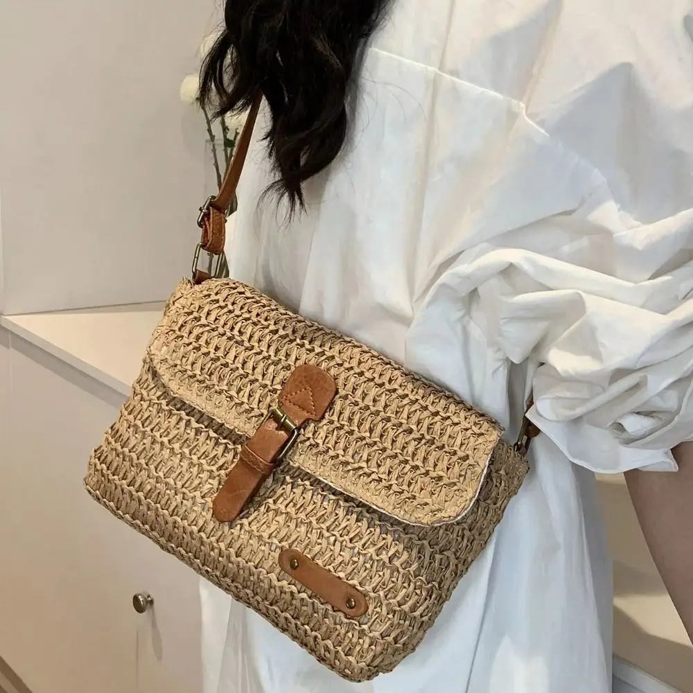 Large Capacity Woven Straw Crossbody Bag Grass PU Leather Buckle Retro Messenger Bag Hollow Out Fashion Summer Beach Bag Beach
Large Capacity Woven Straw Crossbody Bag Grass PU Leather Buckle Retro Messenger Bag Hollow Out Fashion Summer Beach Bag Beach