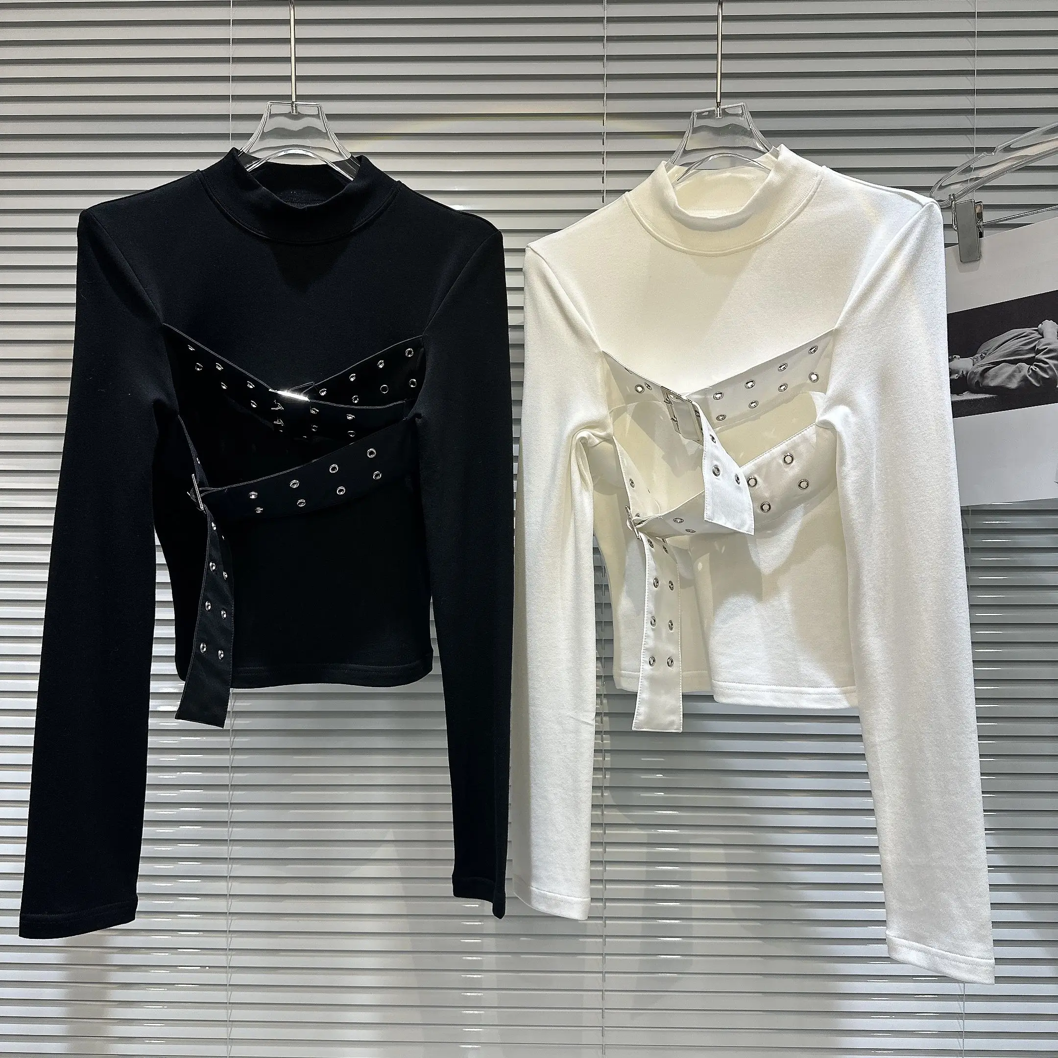 Spring 2026 Metal Buckle Decorated Dark Trendy Long Sleeve Cotton T-Shirt Spicy Girl Style Half High Collar Regular Length
Spring 2026 Metal Buckle Decorated Dark Trendy Long Sleeve Cotton T-Shirt Spicy Girl Style Half High Collar Regular Length