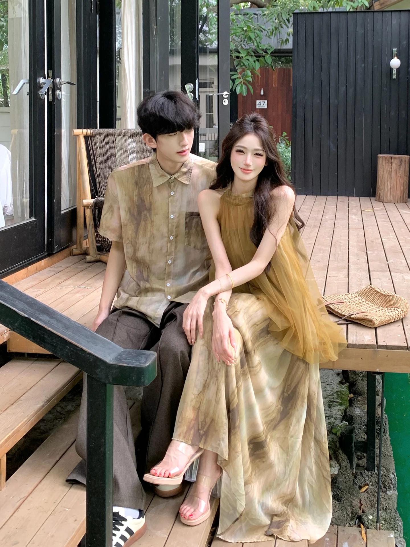 New Chinese Style Couple Matching Outfit Summer Tie Dye Short Sleeve Shirt Mesh Paneling Beautiful Hanging Neck Long Dress
New Chinese Style Couple Matching Outfit Summer Tie Dye Short Sleeve Shirt Mesh Paneling Beautiful Hanging Neck Long Dress