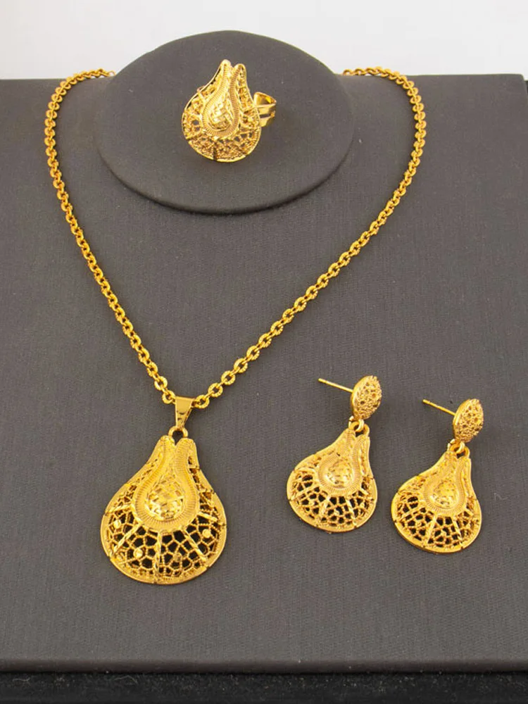 Dubai Bridal Gold Jewelry Set for Women, Middle-East Costume Necklace Earrings, Indian Wedding Party Gift, Luxe Statement Bridal 
Dubai Bridal Gold Jewelry Set for Women, Middle-East Costume Necklace Earrings, Indian Wedding Party Gift, Luxe Statement Bridal