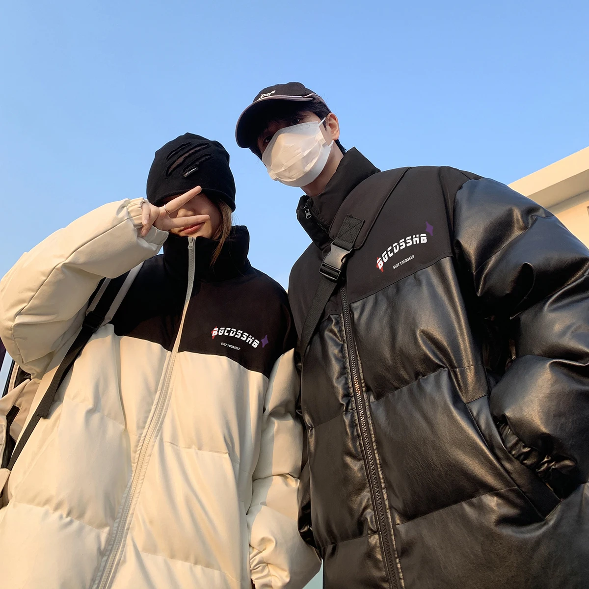 Мужская зимняя утепленная куртка из искусственной кожи с наполнителем, в американском уличном стиле, для пар, подростковая, хлопковая одежда, маленький размер
Мужская зимняя утепленная куртка из искусственной кожи с наполнителем, в американском уличном стиле, для пар, подростковая, хлопковая одежда, маленький размер