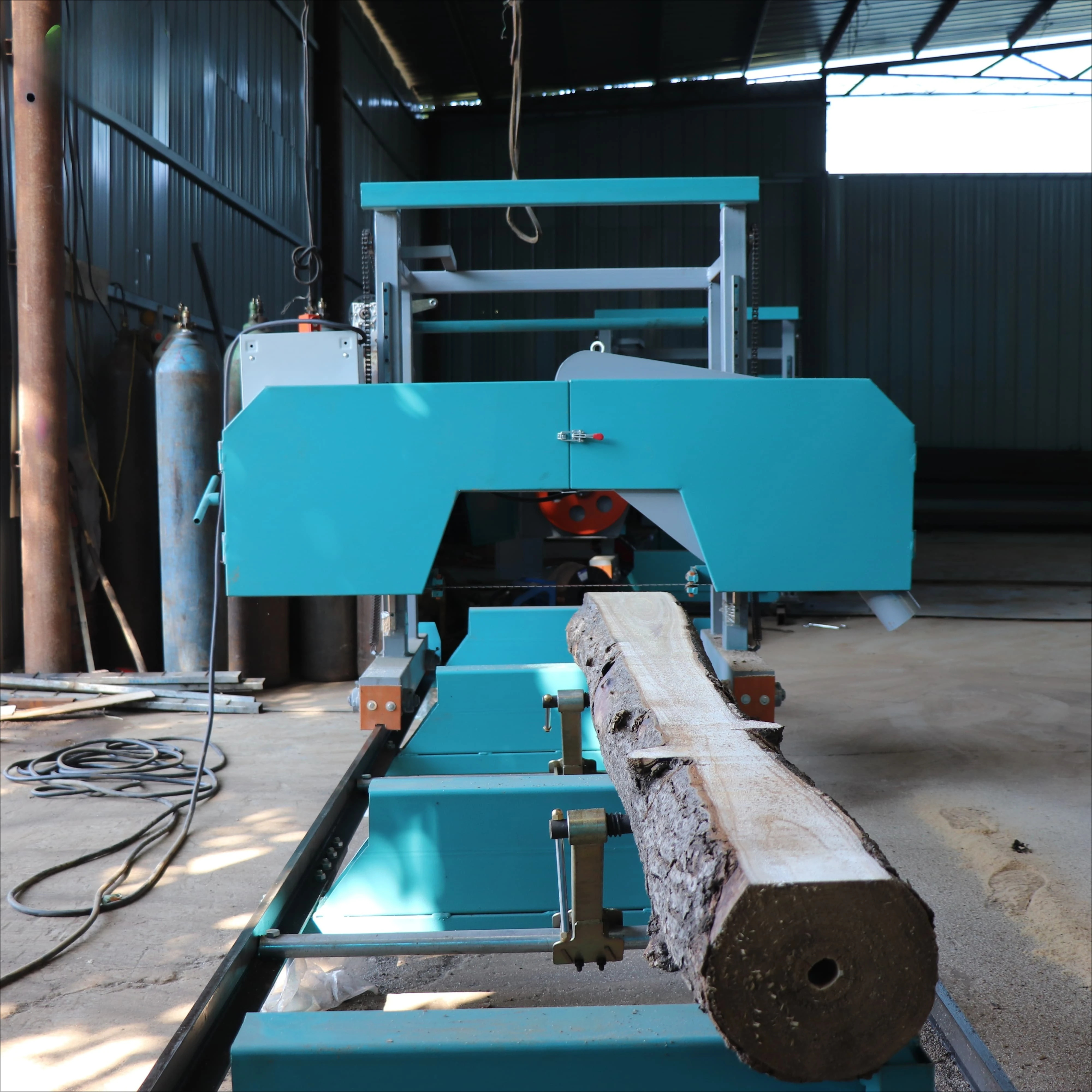 Electric Wood Cutting Bandsaw Horizontal Band Saw Mill Mobile Portable Sawmill
Electric Wood Cutting Bandsaw Horizontal Band Saw Mill Mobile Portable Sawmill