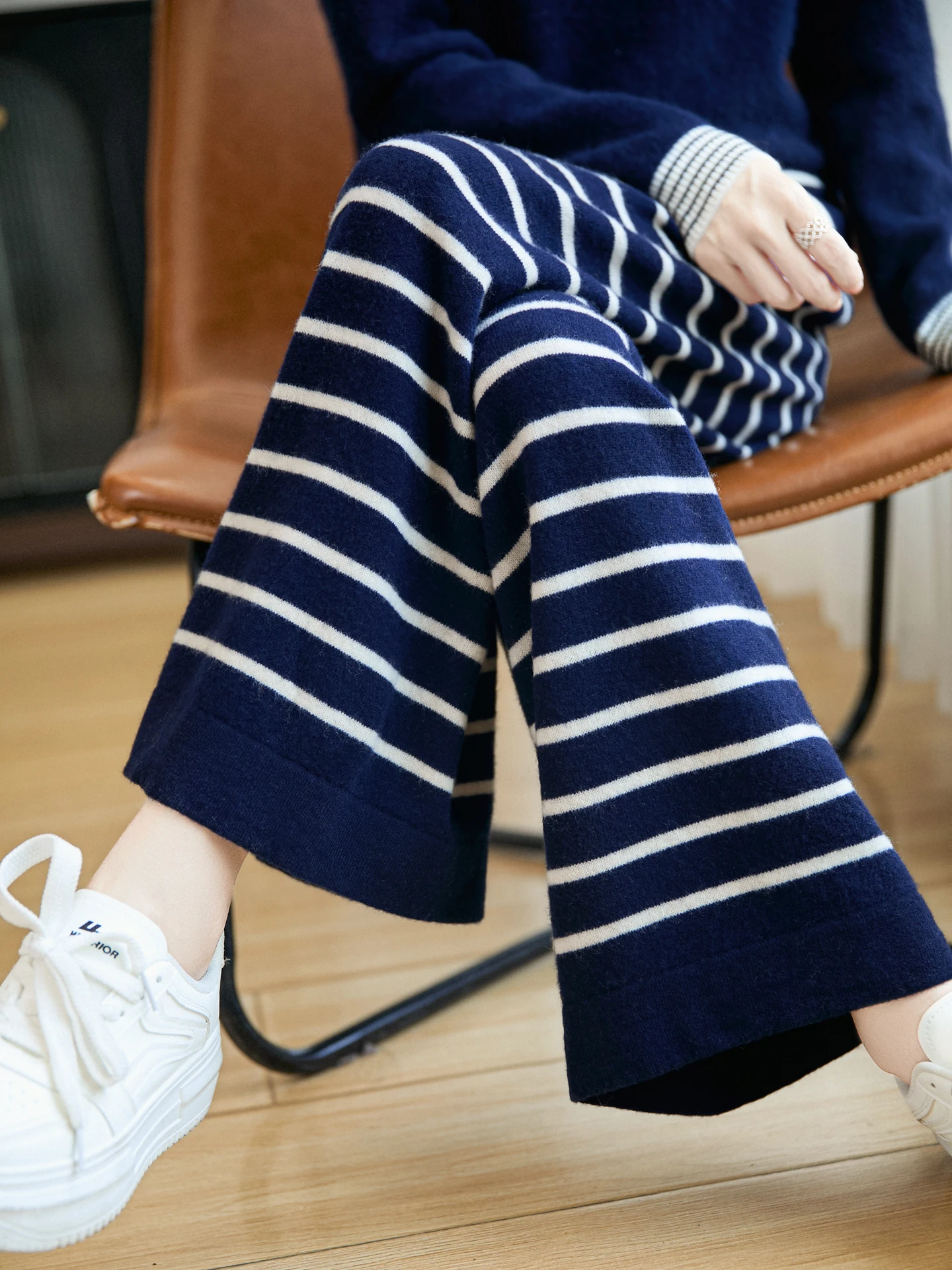 Light luxury Autumn Winter Woman Pants Elegant Female 100% Merino Wool Knitwear Cashmere Ladies Full Length Clothing Bottoms
Light luxury Autumn Winter Woman Pants Elegant Female 100% Merino Wool Knitwear Cashmere Ladies Full Length Clothing Bottoms