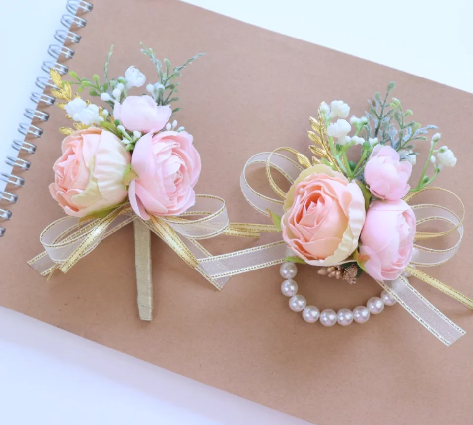 Лесной газон, свадьба, подружка невесты, сестры, цветочница, запястье, цветок, жених, отец, мама, свадебный корсаж, цветок.
Лесной газон, свадьба, подружка невесты, сестры, цветочница, запястье, цветок, жених, отец, мама, свадебный корсаж, цветок.