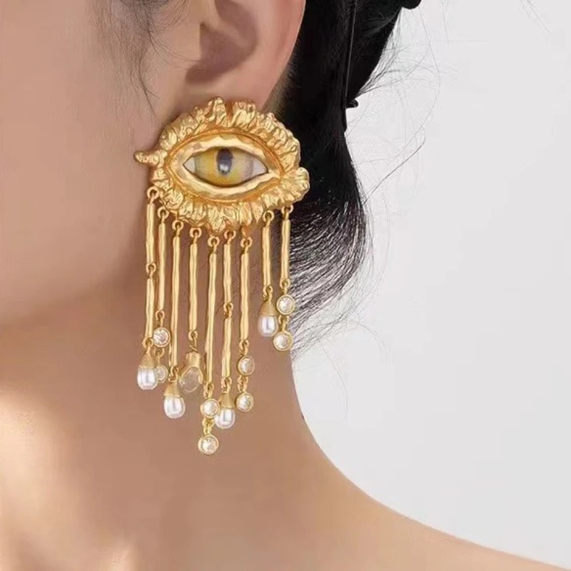 Европейские серьги-клипсы с кристаллами и кисточками высшего качества, роскошные, модные, женские украшения
Европейские серьги-клипсы с кристаллами и кисточками высшего качества, роскошные, модные, женские украшения