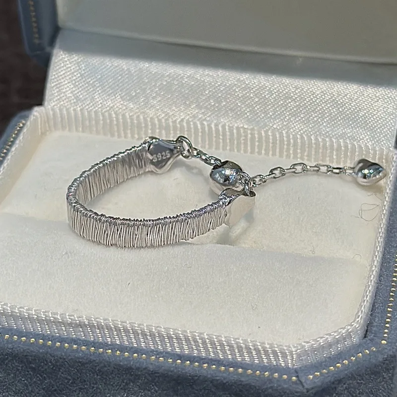 Женское кольцо из стерлингового серебра 925 пробы — модное и уникальное, ручное плетение, минималистичный регулируемый дизайн, легкий роскошный минималистский дизайн
Женское кольцо из стерлингового серебра 925 пробы — модное и уникальное, ручное плетение, минималистичный регулируемый дизайн, легкий роскошный минималистский дизайн