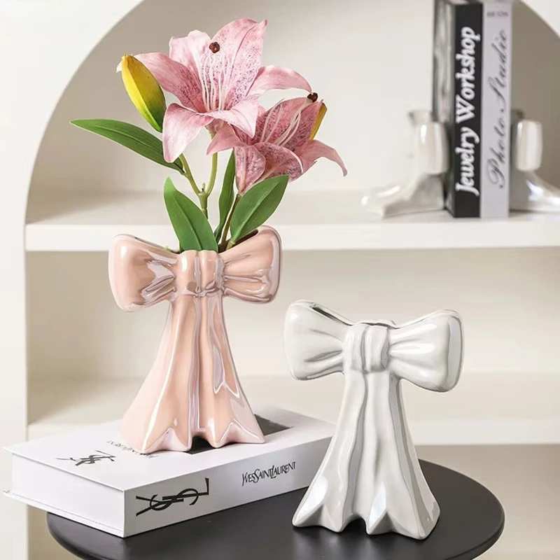 Lovely Bowknot Ceramic Vase Plant Pots Table Decoration Flowers Arrangement Shiny Porcelain Floral Vase Room Aesthetic Decor
Lovely Bowknot Ceramic Vase Plant Pots Table Decoration Flowers Arrangement Shiny Porcelain Floral Vase Room Aesthetic Decor