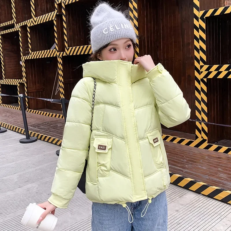 Korean Down Jacket Ladies Parkas Autumn Winter 2025 New Women's Short Cotton-Padded Coat Fashion Bread Outerwear Hooded Overcoat
Korean Down Jacket Ladies Parkas Autumn Winter 2025 New Women's Short Cotton-Padded Coat Fashion Bread Outerwear Hooded Overcoat