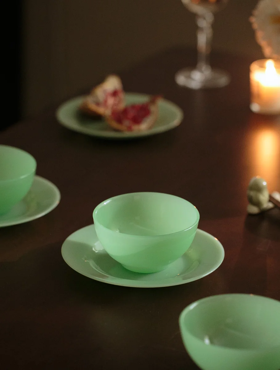 Ретро-стеклянная миска в винтажном стиле для ресторана и дома, для десертов и супов, маленькая, из пищевого стекла
Ретро-стеклянная миска в винтажном стиле для ресторана и дома, для десертов и супов, маленькая, из пищевого стекла