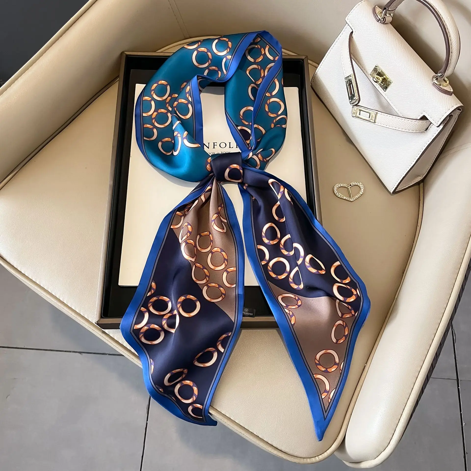 Long Skinny Scarf Luxury Mixed Print Soft Silk Thin Ribbon Bag Hair Neck Tie Women All Season Headband Neckerchief
Long Skinny Scarf Luxury Mixed Print Soft Silk Thin Ribbon Bag Hair Neck Tie Women All Season Headband Neckerchief