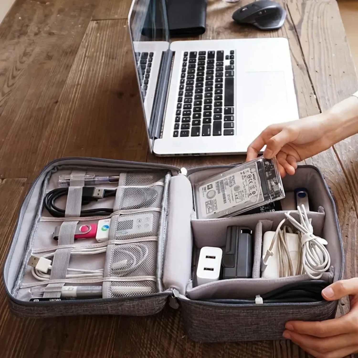 Cable Charger Storage Bag, Multifunctional Storage Bag With Top Handle, Portable Travel Storage Bag For Power Bank USB Drives
Cable Charger Storage Bag, Multifunctional Storage Bag With Top Handle, Portable Travel Storage Bag For Power Bank USB Drives
