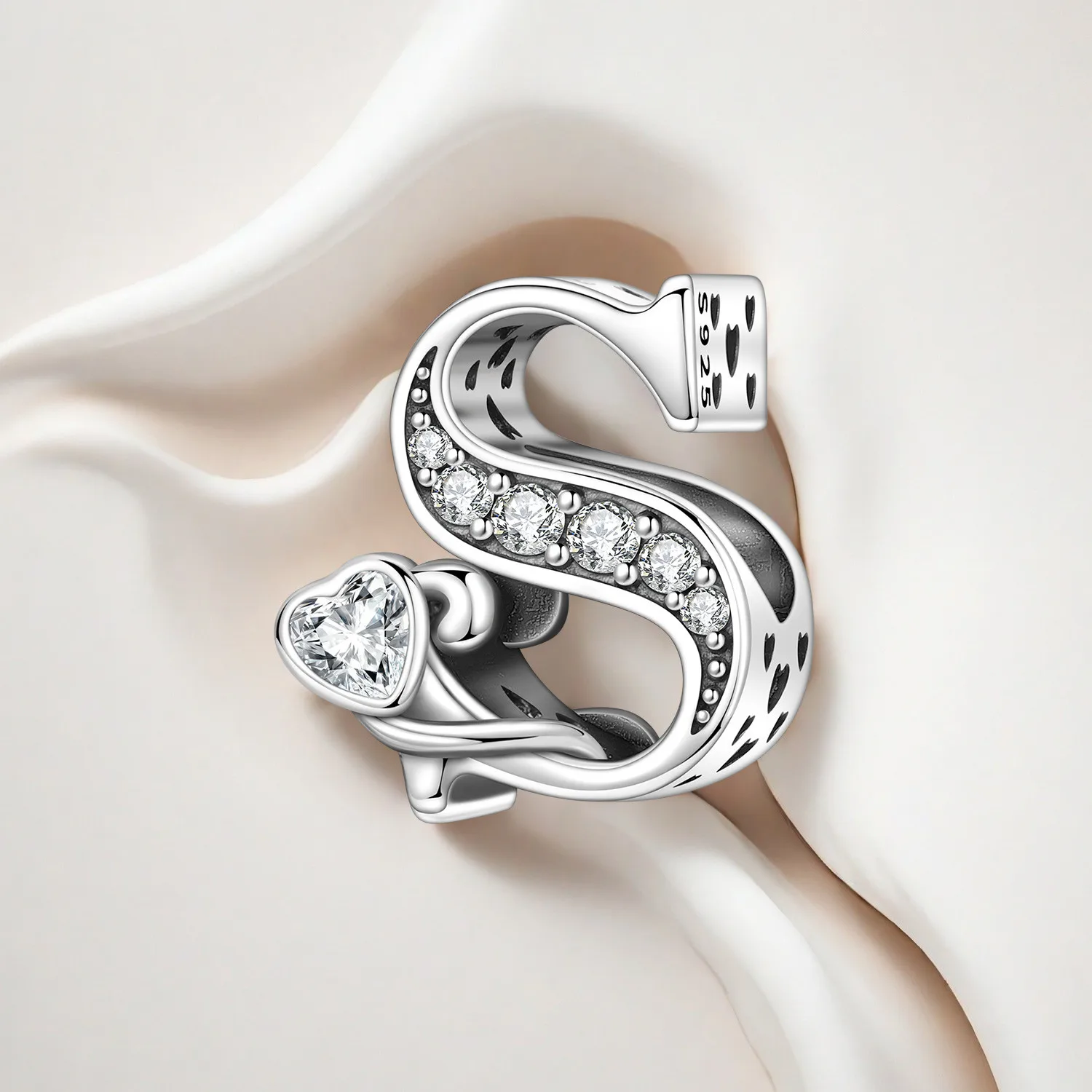 2026 New 925 Sterling Silver Zircon Scroll Heart Pattern 26 Letter Bead Charms for Women Fit DIY Bracelet Necklace Jewelry Gift
2026 New 925 Sterling Silver Zircon Scroll Heart Pattern 26 Letter Bead Charms for Women Fit DIY Bracelet Necklace Jewelry Gift