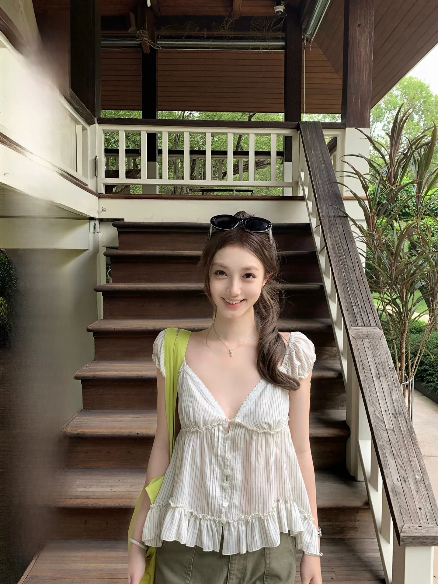 Bankelili Original Korean Lace V-neck Backless Breathable Spring Shirt Women's Loose Fit Cotton Short Sleeve Casual Style
Bankelili Original Korean Lace V-neck Backless Breathable Spring Shirt Women's Loose Fit Cotton Short Sleeve Casual Style