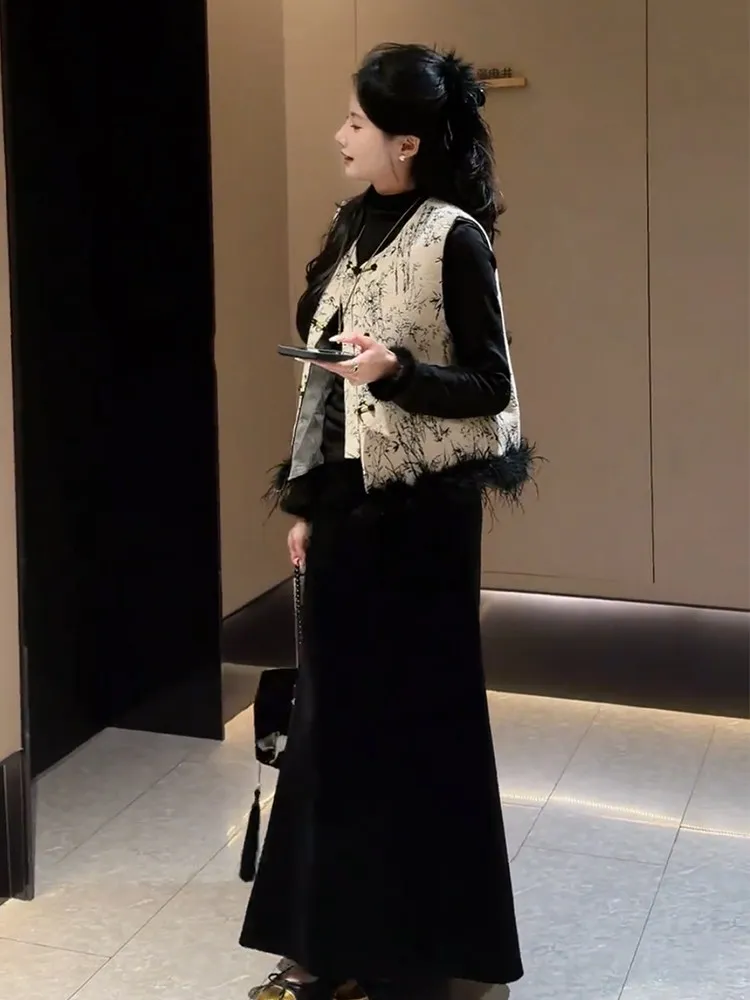 New Chinese Style Spliced Moccasin Women's Vest Spring 2026 Ink Painting Pattern Layered Sleeveless Fashionable Outerwear
New Chinese Style Spliced Moccasin Women's Vest Spring 2026 Ink Painting Pattern Layered Sleeveless Fashionable Outerwear