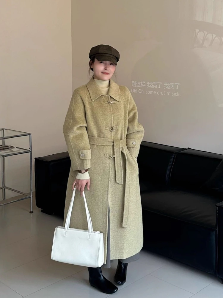 Зимнее женское шерстяное пальто с кукольным воротником, однорядный дафлковый двусторонний шерстяной парки, утепленный длинный плащ со свободной талией на шнуровке
Зимнее женское шерстяное пальто с кукольным воротником, однорядный дафлковый двусторонний шерстяной парки, утепленный длинный плащ со свободной талией на шнуровке