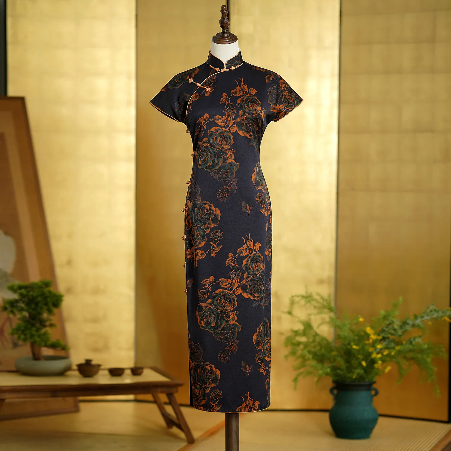 Xiangyun Yarn Heavy High Quality Real Silk Vintage Cheongsam Qipao Women's Clothing Dress China Rose Daily Gambiered Guangdong
Xiangyun Yarn Heavy High Quality Real Silk Vintage Cheongsam Qipao Women's Clothing Dress China Rose Daily Gambiered Guangdong
