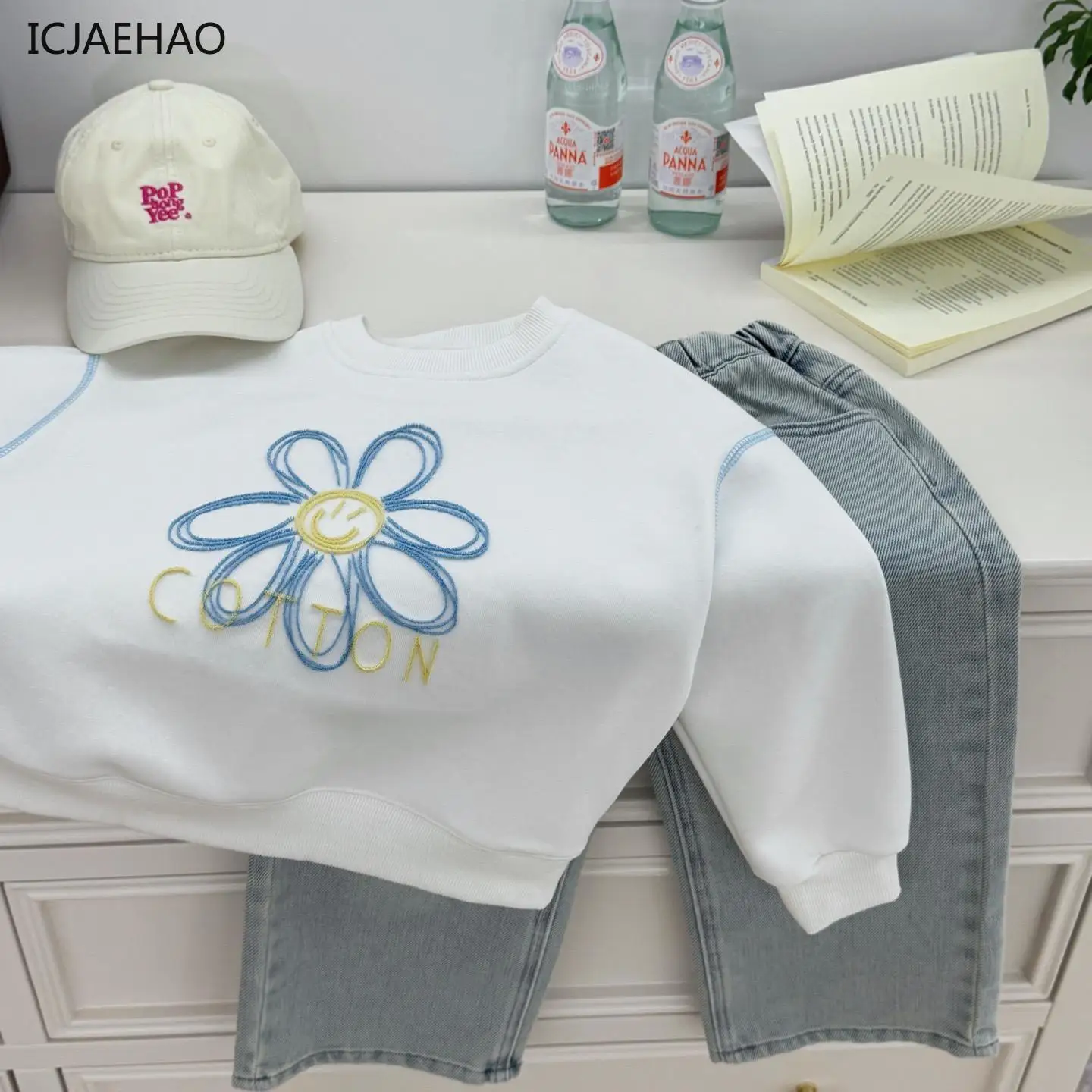 Girls 3D Embroidered Floral Hoodie Kids Round Neck Long Sleeve Loose Top White Long Sleeve Outfit Cute Clothes for Toddler Girl
Girls 3D Embroidered Floral Hoodie Kids Round Neck Long Sleeve Loose Top White Long Sleeve Outfit Cute Clothes for Toddler Girl