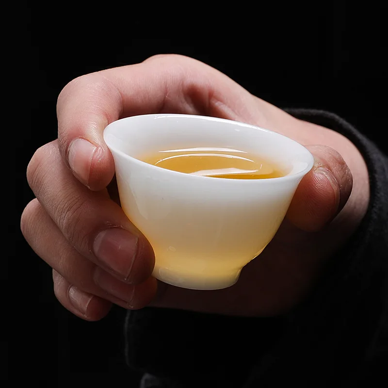 Ice variety jade porcelain small cups, high-end ceramic tea brewing cups, tea cups and tea bowls
Ice variety jade porcelain small cups, high-end ceramic tea brewing cups, tea cups and tea bowls