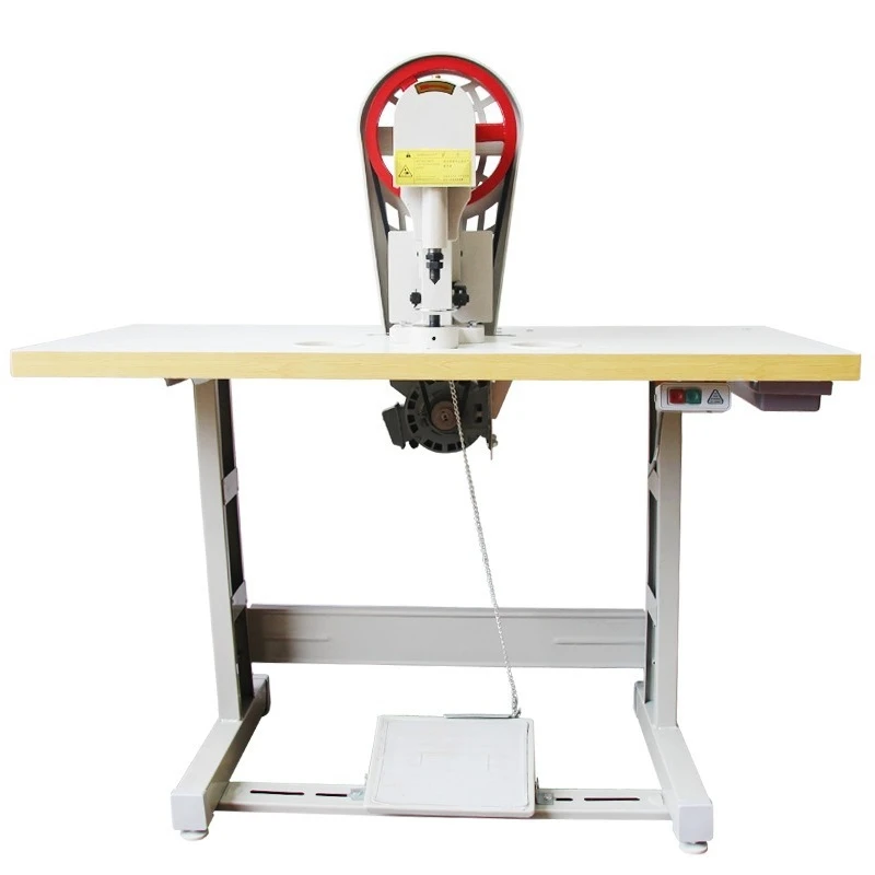 Rivet buckle corn machine, hole punching machine, five-claw buckle, electric four-in-one buckle machine, electronic buckle
Rivet buckle corn machine, hole punching machine, five-claw buckle, electric four-in-one buckle machine, electronic buckle