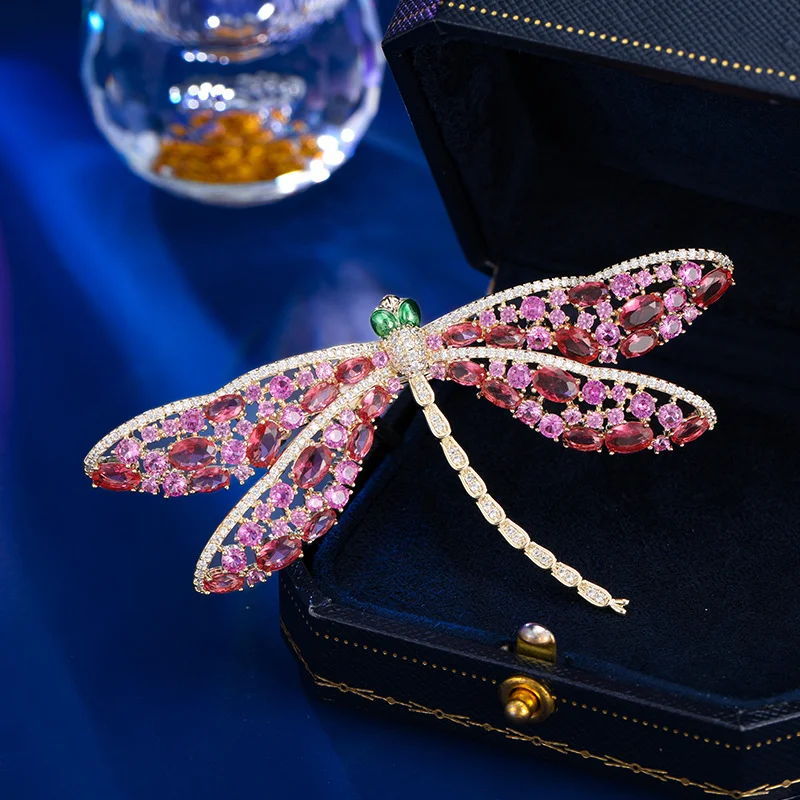 Retro exquisite dragonfly brooch, high-end light luxury creative diamond corsage three-dimensional insect suit pin for women
Retro exquisite dragonfly brooch, high-end light luxury creative diamond corsage three-dimensional insect suit pin for women
