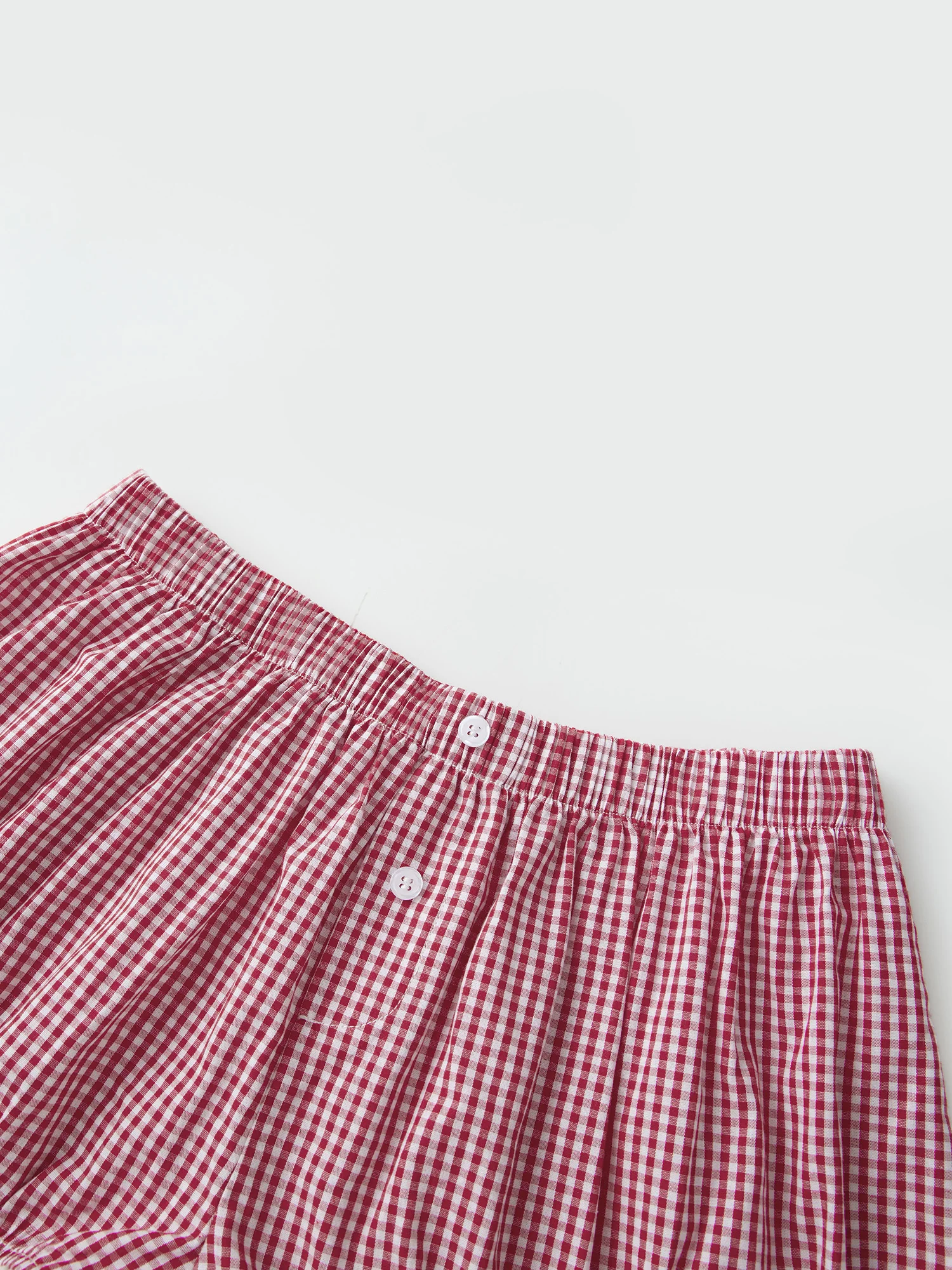 Темно-синий полосатый комбинезон для женщин. Стильный комбинезон без рукавов с v-образным вырезом, поясом на талии и карманами для летней повседневной одежды.
Темно-синий полосатый комбинезон для женщин. Стильный комбинезон без рукавов с v-образным вырезом, поясом на талии и карманами для летней повседневной одежды.