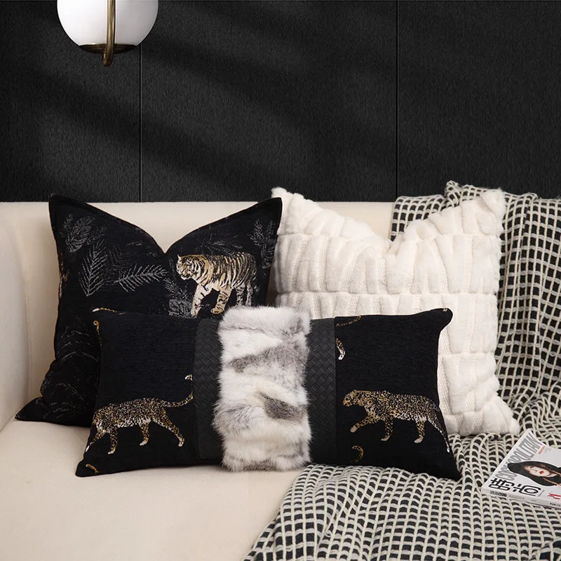 18" Luxurious Black and White Throw Pillow Cover, Animal Pattern Cushion Cover
18" Luxurious Black and White Throw Pillow Cover, Animal Pattern Cushion Cover