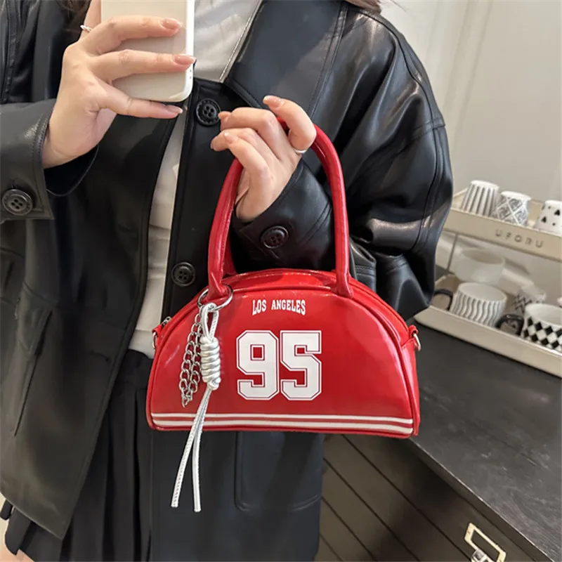Retro Pu Leather Sporty Tote Bag, Fashion Handbag Shoulder Crossbody Bag with Woven Tassel Charm for Streetwear & Casual Style
Retro Pu Leather Sporty Tote Bag, Fashion Handbag Shoulder Crossbody Bag with Woven Tassel Charm for Streetwear & Casual Style