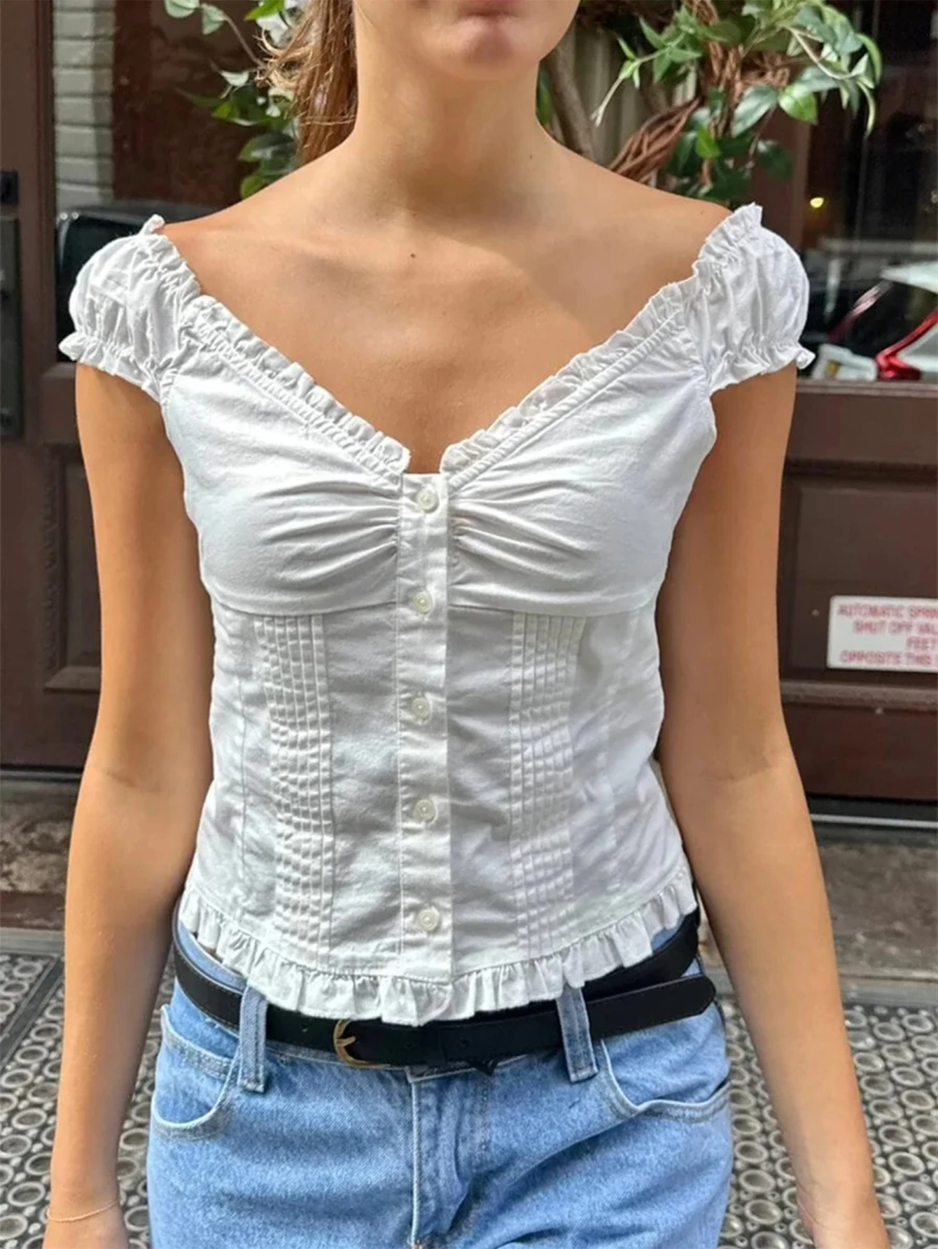 Футболка женская, женские топы на пуговицах Y2K, модные однотонные рубашки с короткими рукавами, облегающие рубашки с оборками, блузки, летние блузки с v-образным вырезом
Футболка женская, женские топы на пуговицах Y2K, модные однотонные рубашки с короткими рукавами, облегающие рубашки с оборками, блузки, летние блузки с v-образным вырезом