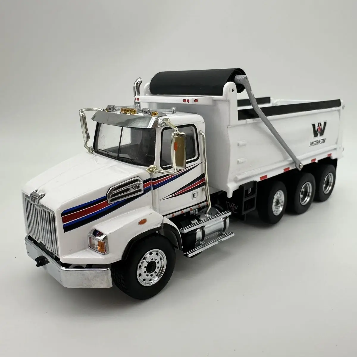 1/50 Fine Version New Arrival Special Price Diecast Metal American Automatic Dumping Truck Model Display Collection Toys
1/50 Fine Version New Arrival Special Price Diecast Metal American Automatic Dumping Truck Model Display Collection Toys