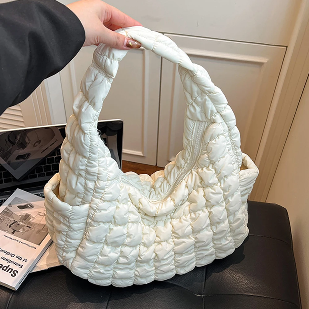 Puffy Padded Shoulder Bag Half Moon Plaids Quiltded Women Handbag Ruched Oxford Armpit Designer Bags for Women Hobo Shopper Tote
Puffy Padded Shoulder Bag Half Moon Plaids Quiltded Women Handbag Ruched Oxford Armpit Designer Bags for Women Hobo Shopper Tote