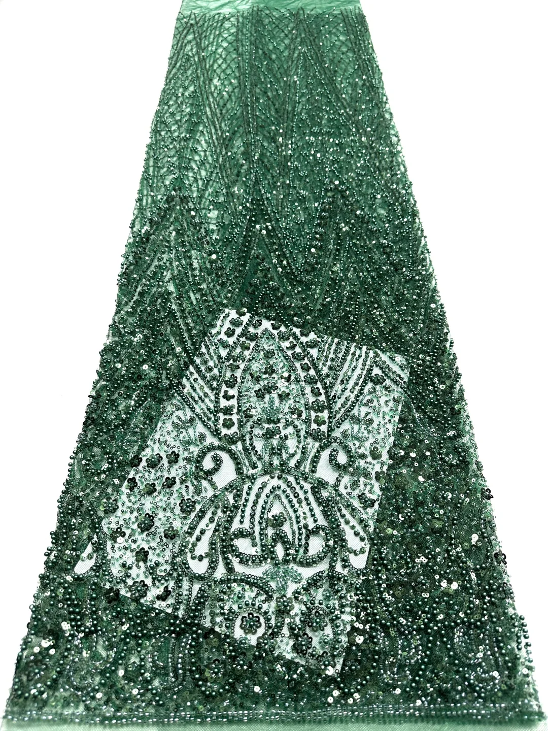 African Lace Fabric 2025 Sequins Beaded Embroidery Groom Nigerian Bridal High Quality French Tulle Lace Fabric For Wedding
African Lace Fabric 2025 Sequins Beaded Embroidery Groom Nigerian Bridal High Quality French Tulle Lace Fabric For Wedding
