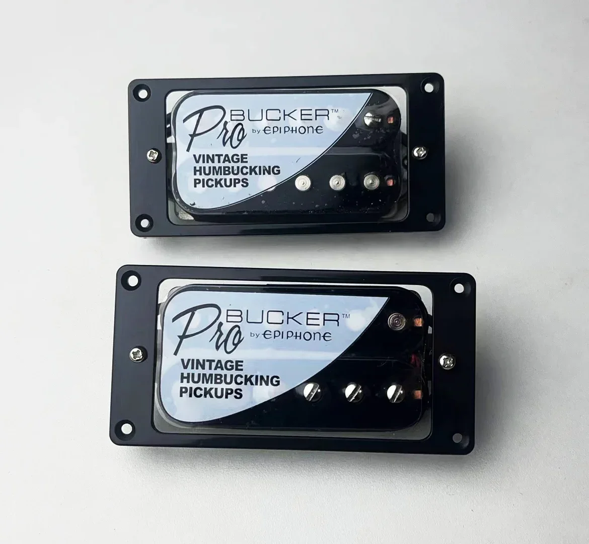 1 Set Original Genuine Standard guitar humbucker pickup with 1T1V wiring harness pre-wired
1 Set Original Genuine Standard guitar humbucker pickup with 1T1V wiring harness pre-wired