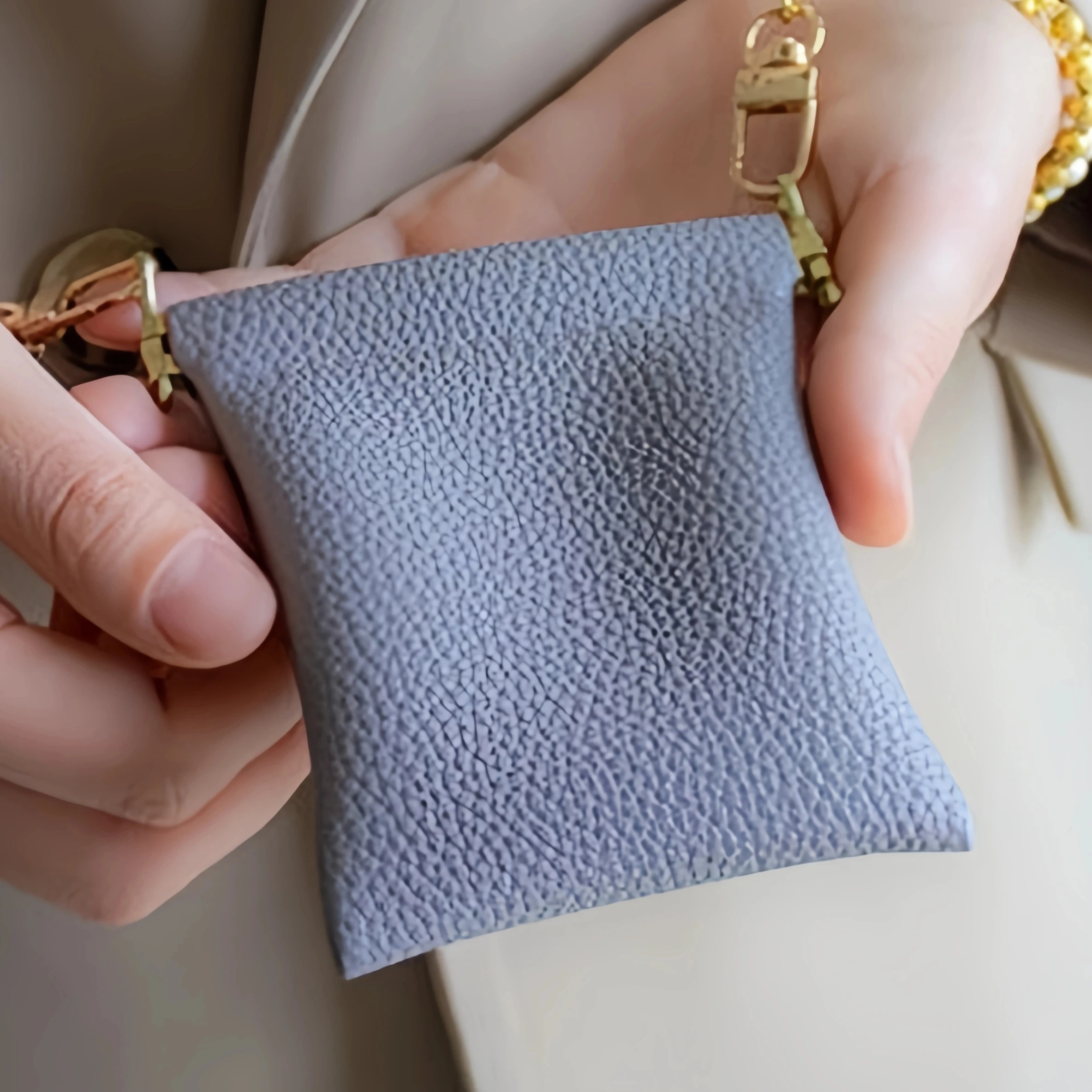 Shoulder Coin Purse Makeup Bag Chain Mini Portable Crossbody Wallet With Chain Clothing Matching Shrapnel Earphone Storage Bag
Shoulder Coin Purse Makeup Bag Chain Mini Portable Crossbody Wallet With Chain Clothing Matching Shrapnel Earphone Storage Bag