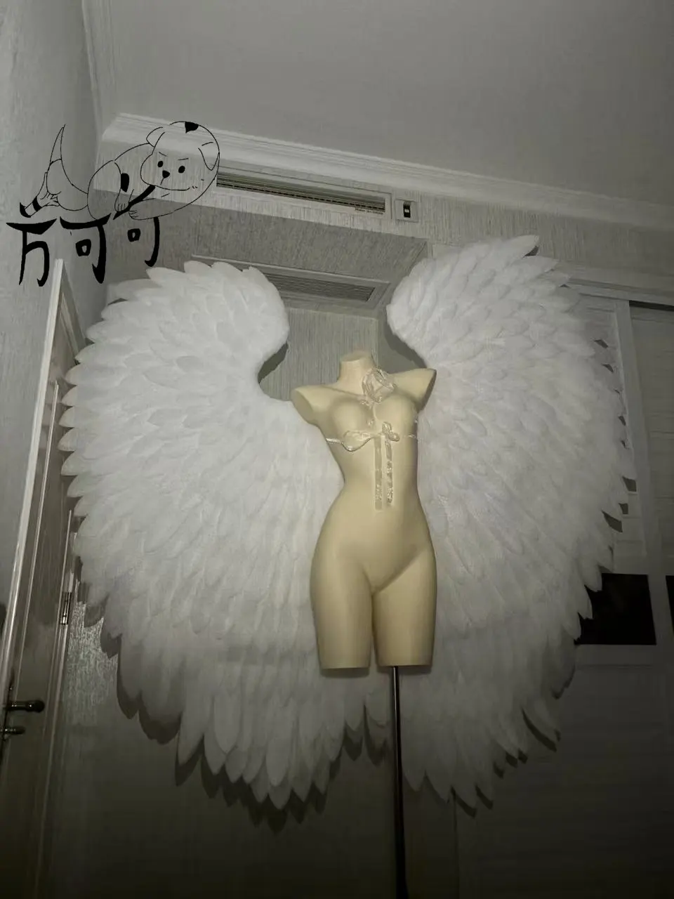 New Runway Show Versatile Angel Demon White Wing Prop Super Wings Nightclub Performance Props Christmas Party Props
New Runway Show Versatile Angel Demon White Wing Prop Super Wings Nightclub Performance Props Christmas Party Props