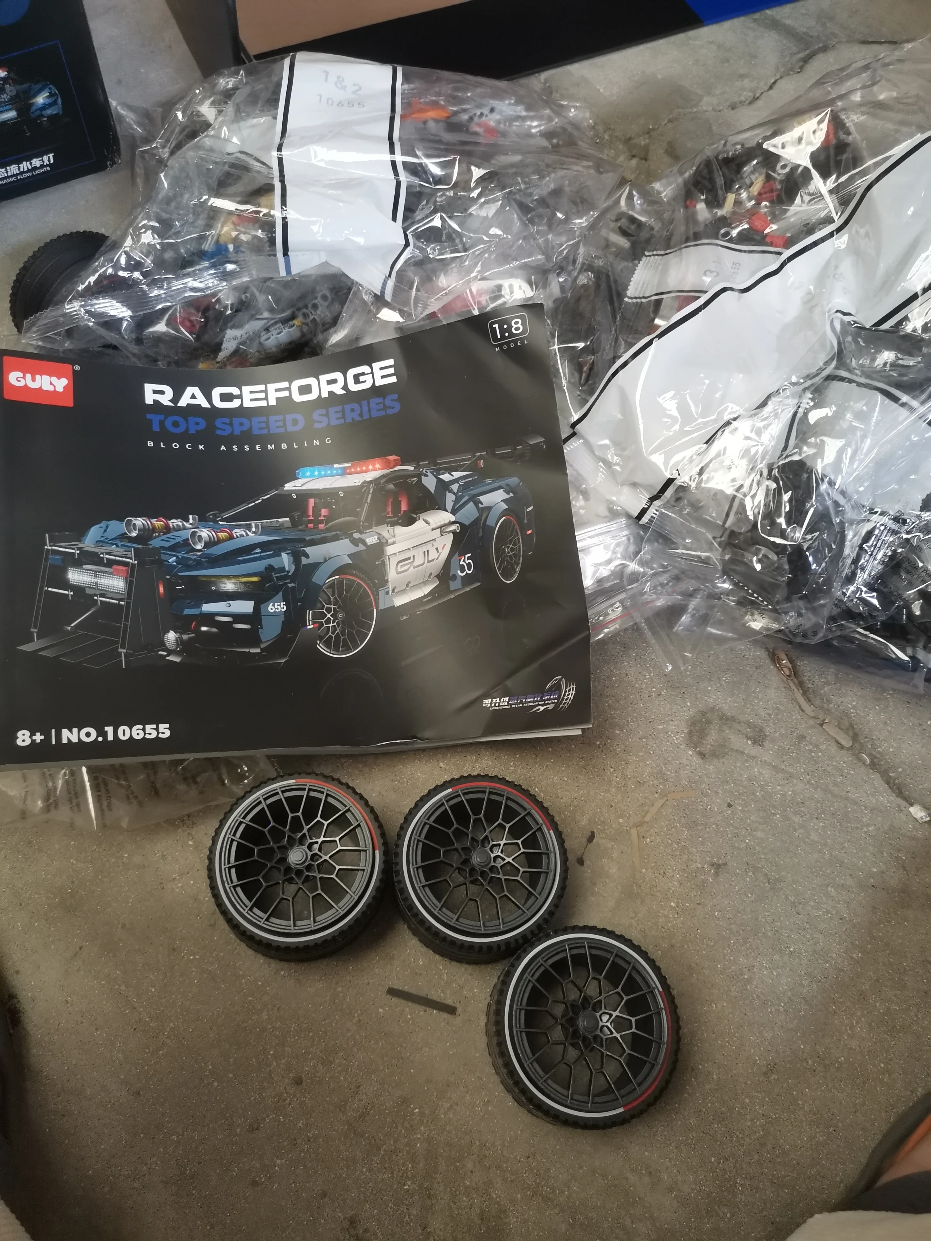 3975pcs 1:8 Technical Police Supercar Building Blocks 10655 RC Sport Car Police Vehicle Model Bricks Idea Toy for Adults Gifts
3975pcs 1:8 Technical Police Supercar Building Blocks 10655 RC Sport Car Police Vehicle Model Bricks Idea Toy for Adults Gifts
