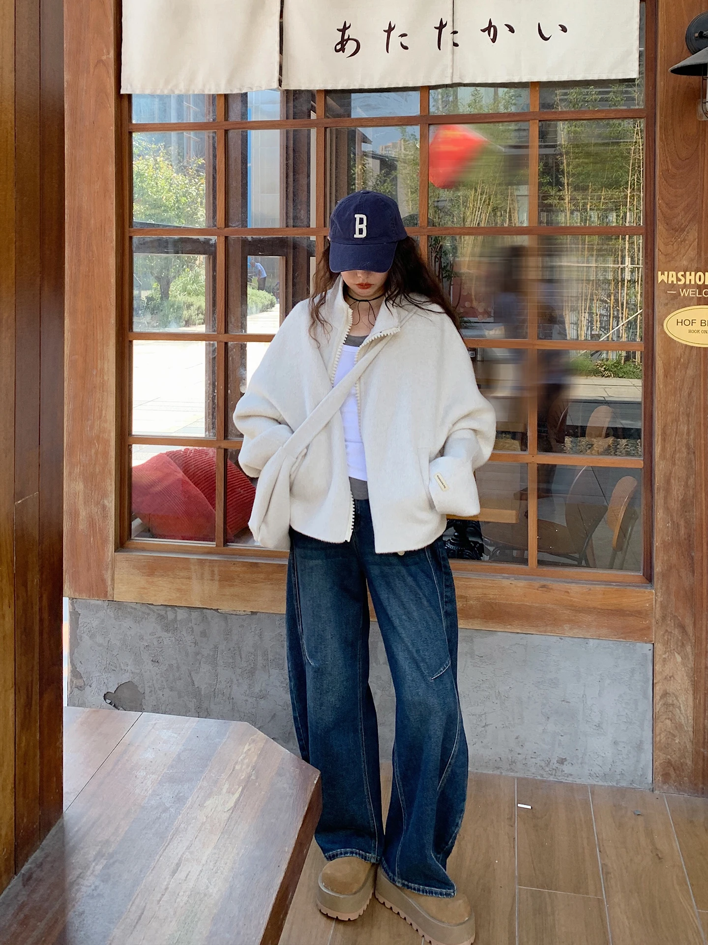 Женское модное пальто Soloki из корейской шерсти, повседневное, свободного кроя, с воротником-стойкой, на молнии, ручной работы, двустороннее, короткое, верхняя одежда
Женское модное пальто Soloki из корейской шерсти, повседневное, свободного кроя, с воротником-стойкой, на молнии, ручной работы, двустороннее, короткое, верхняя одежда